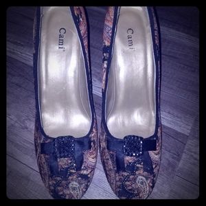 Cami  closed toe velvet heels with black bow